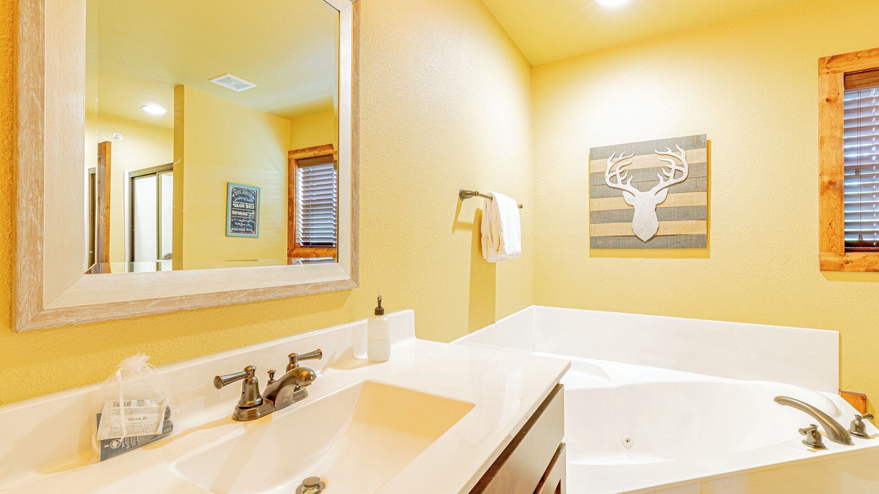 Photo of Bathroom in Reeds Spring