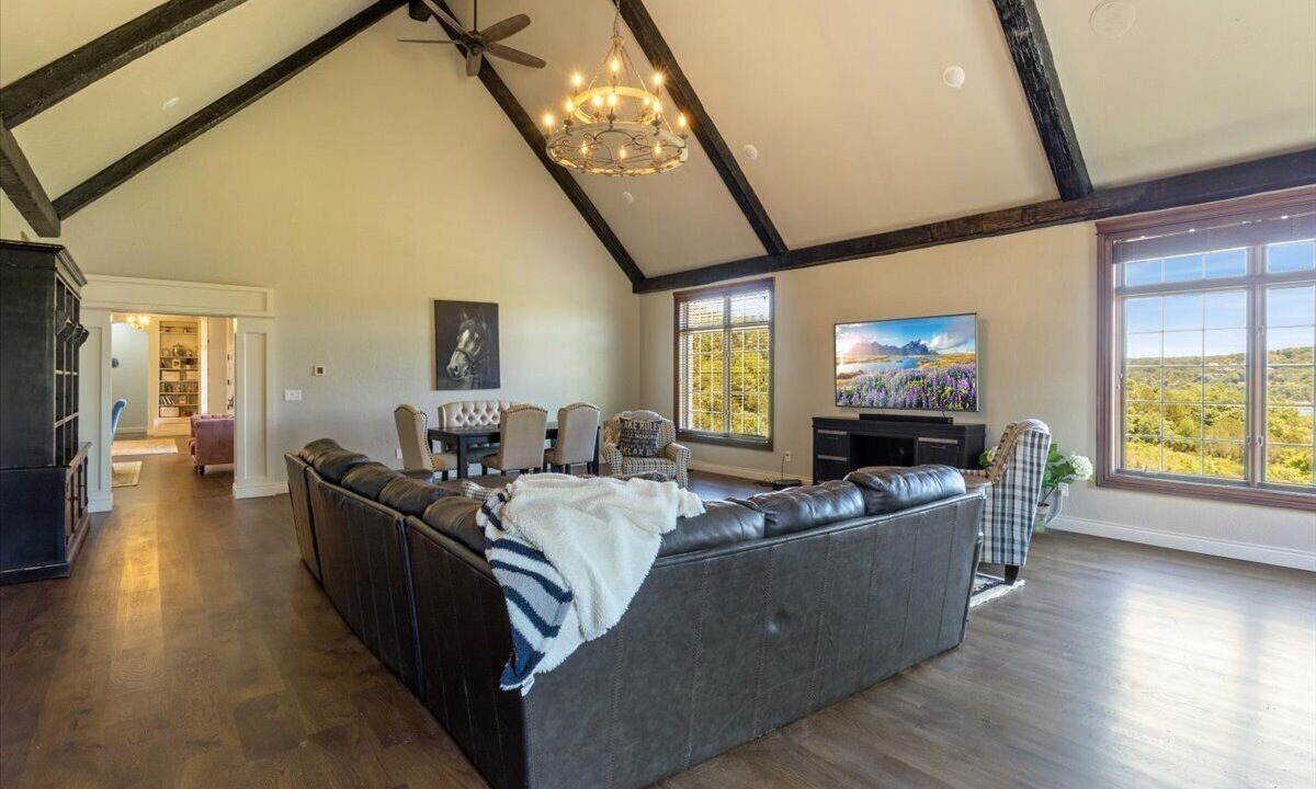 Photo of Livingroom in Ridgedale