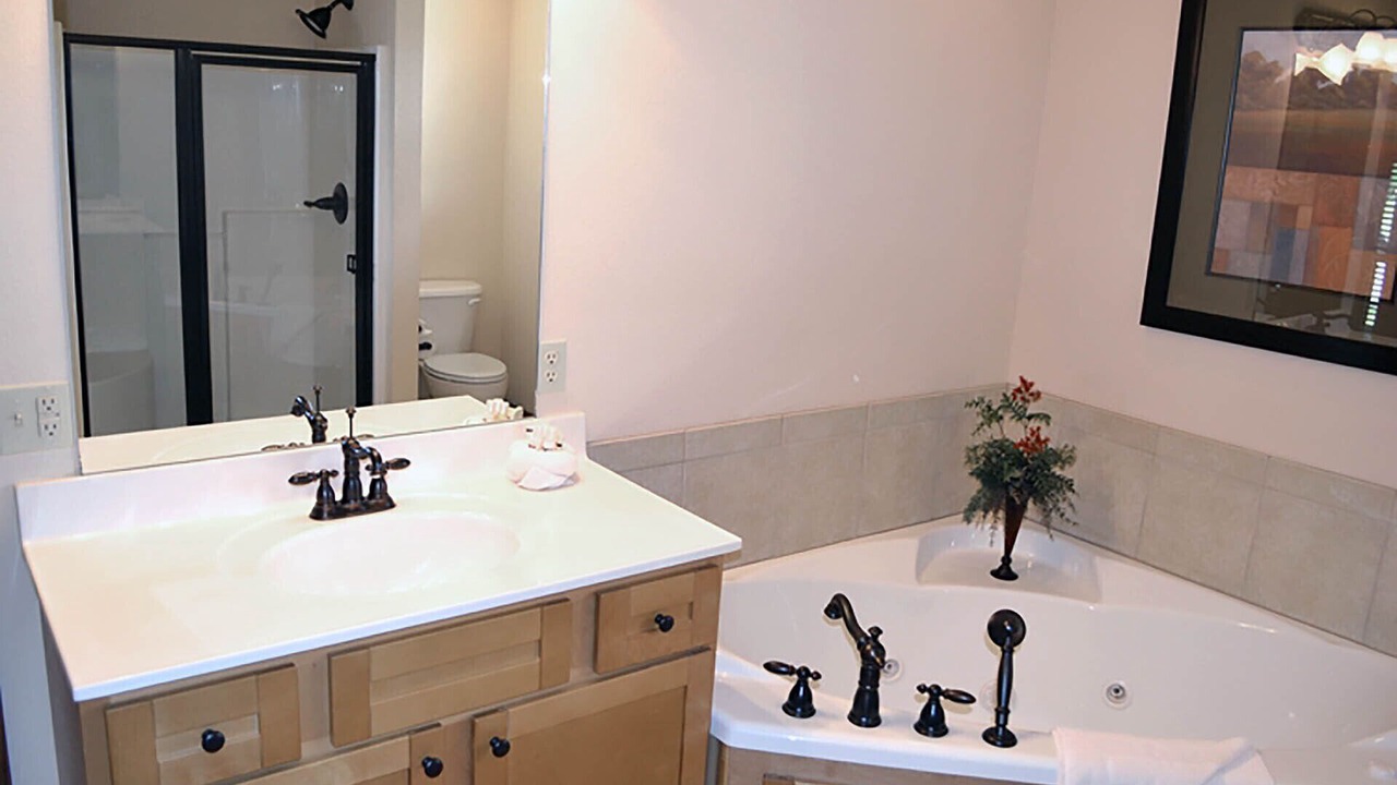 Photo of Bathroom in Reeds Spring