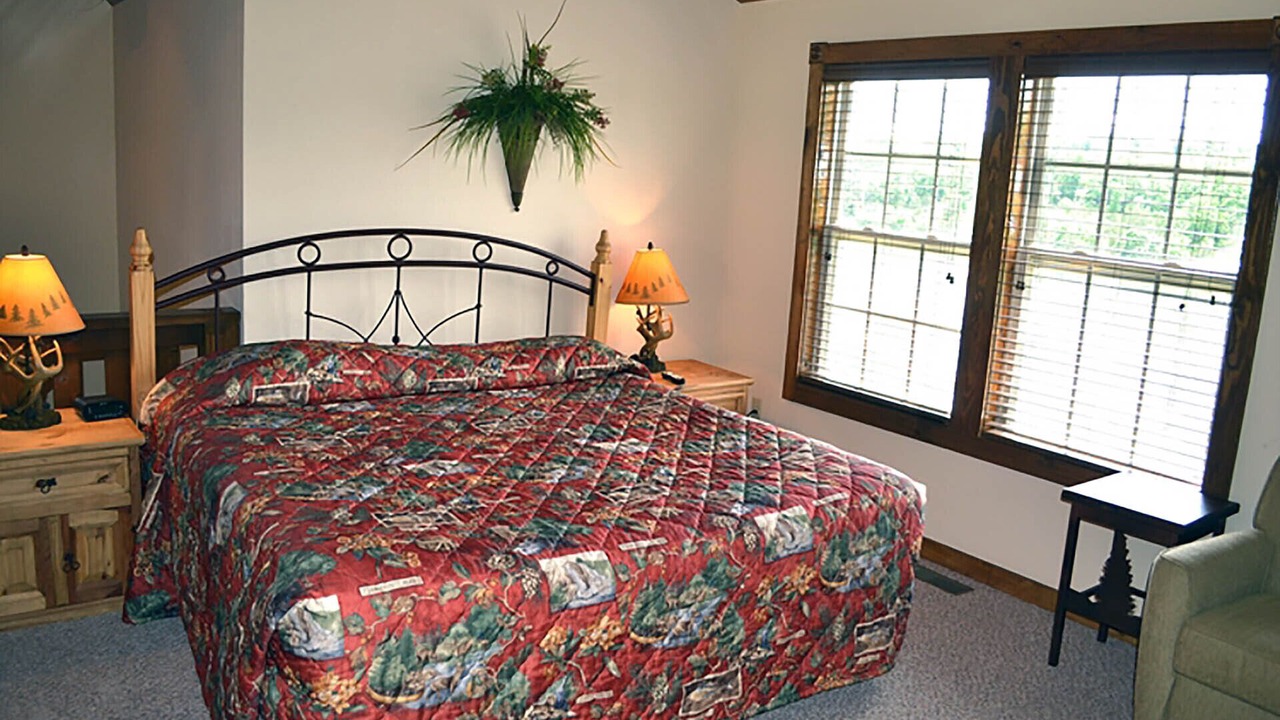 Photo of Bedroom in Reeds Spring
