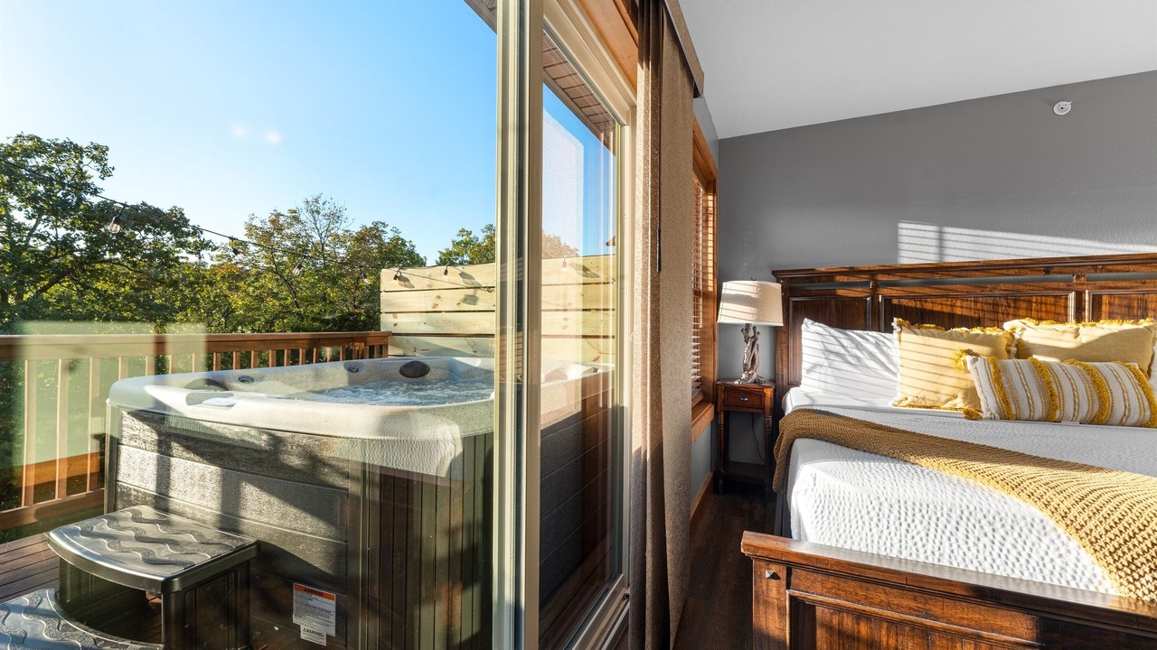 Photo of Bedroom in Reeds Spring