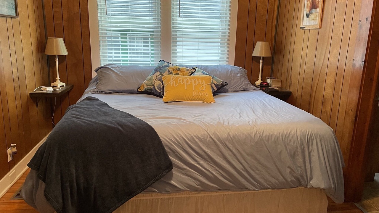 Photo of Bedroom in Etowah