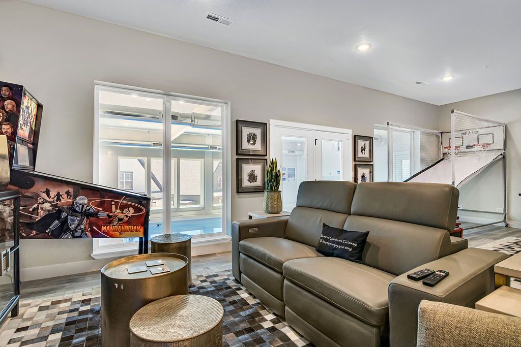 Photo of Livingroom in Hollister