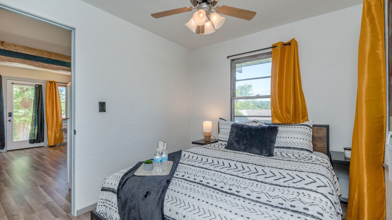 Photo of Bedroom in Rockaway Beach