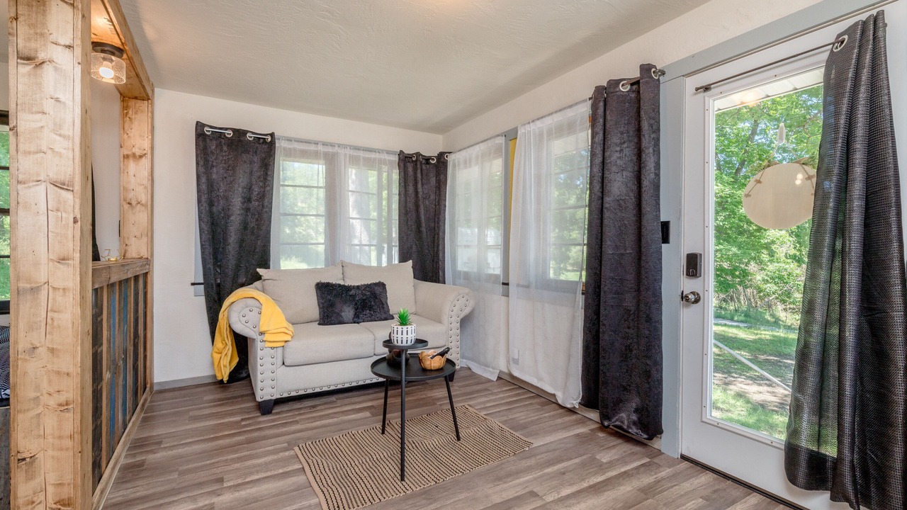 Photo of Livingroom in Rockaway Beach