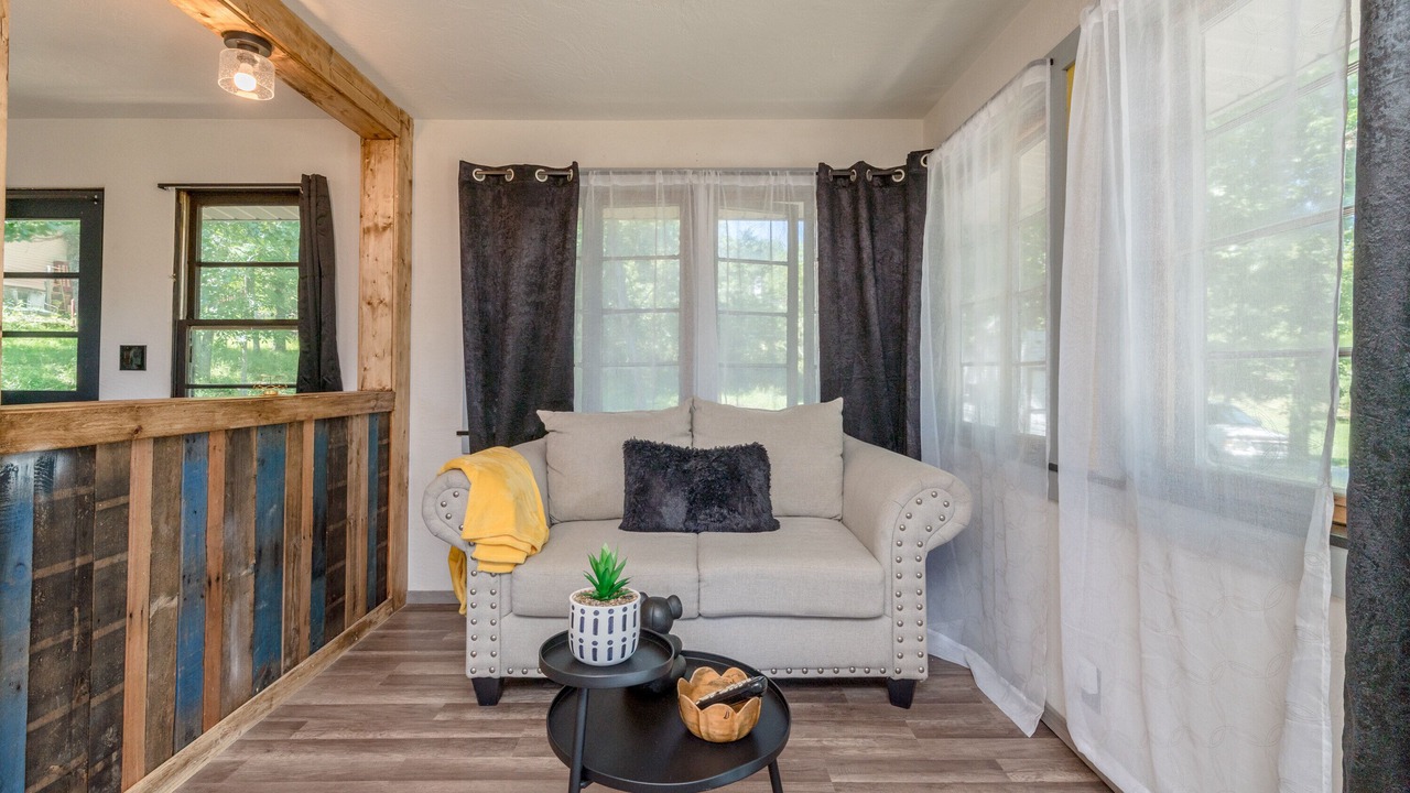 Photo of Livingroom in Rockaway Beach