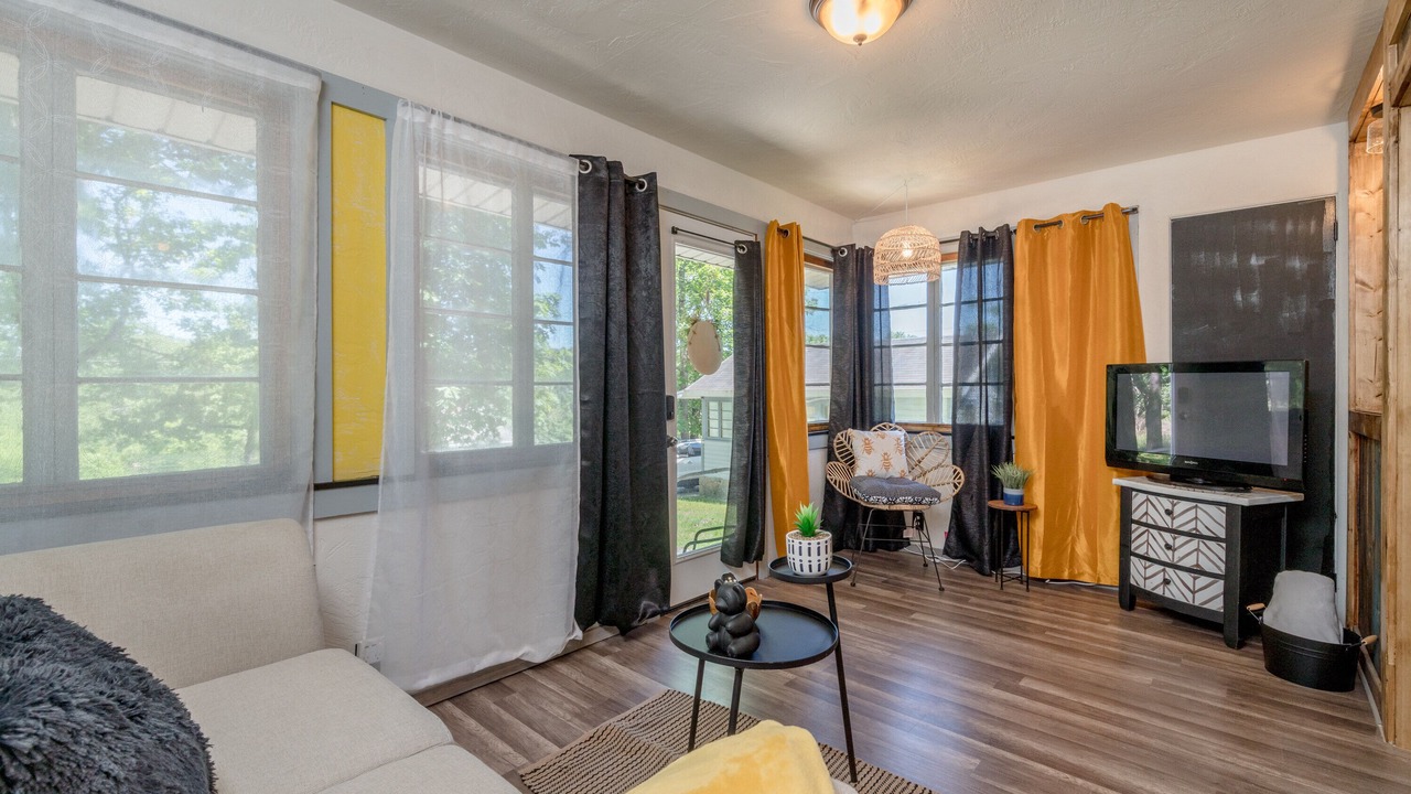 Photo of Livingroom in Rockaway Beach