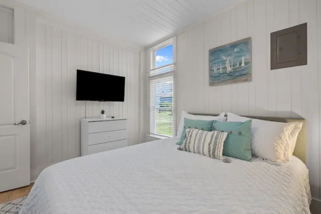 Photo of Bedroom in Atlantic Beach