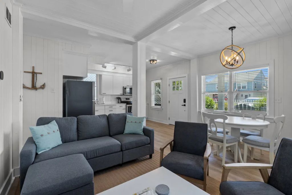Photo of Livingroom in Atlantic Beach