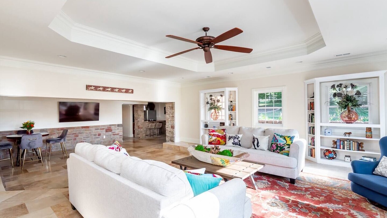Photo of Livingroom in Lexington