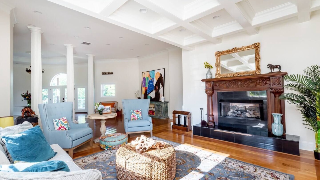 Photo of Livingroom in Lexington
