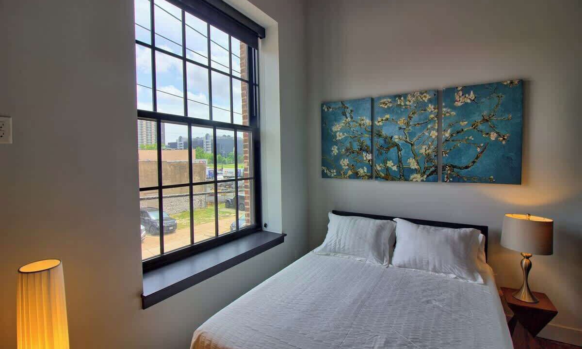 Photo of Bedroom in Midtown