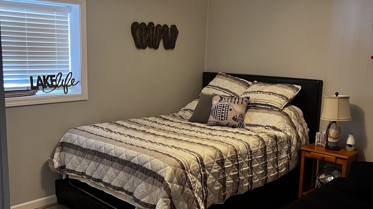 Photo of Bedroom in Sunrise Beach