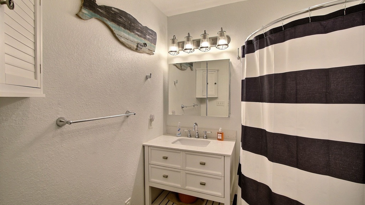 Photo of Bathroom in Hatteras