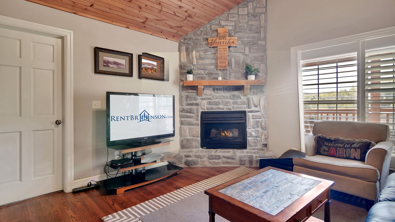 Photo of Livingroom in Branson West