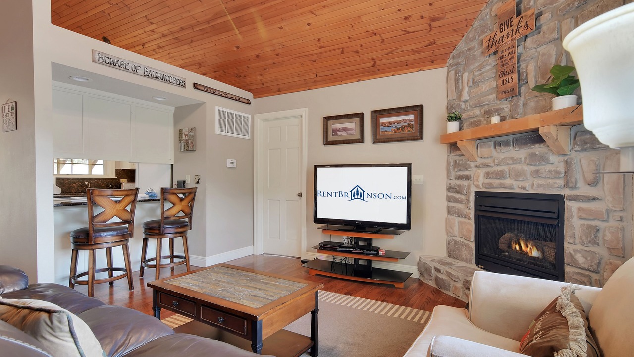 Photo of Livingroom in Branson West