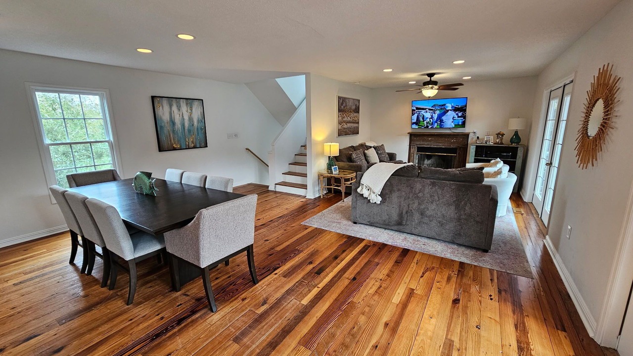 Photo of Livingroom in Atlantic Beach