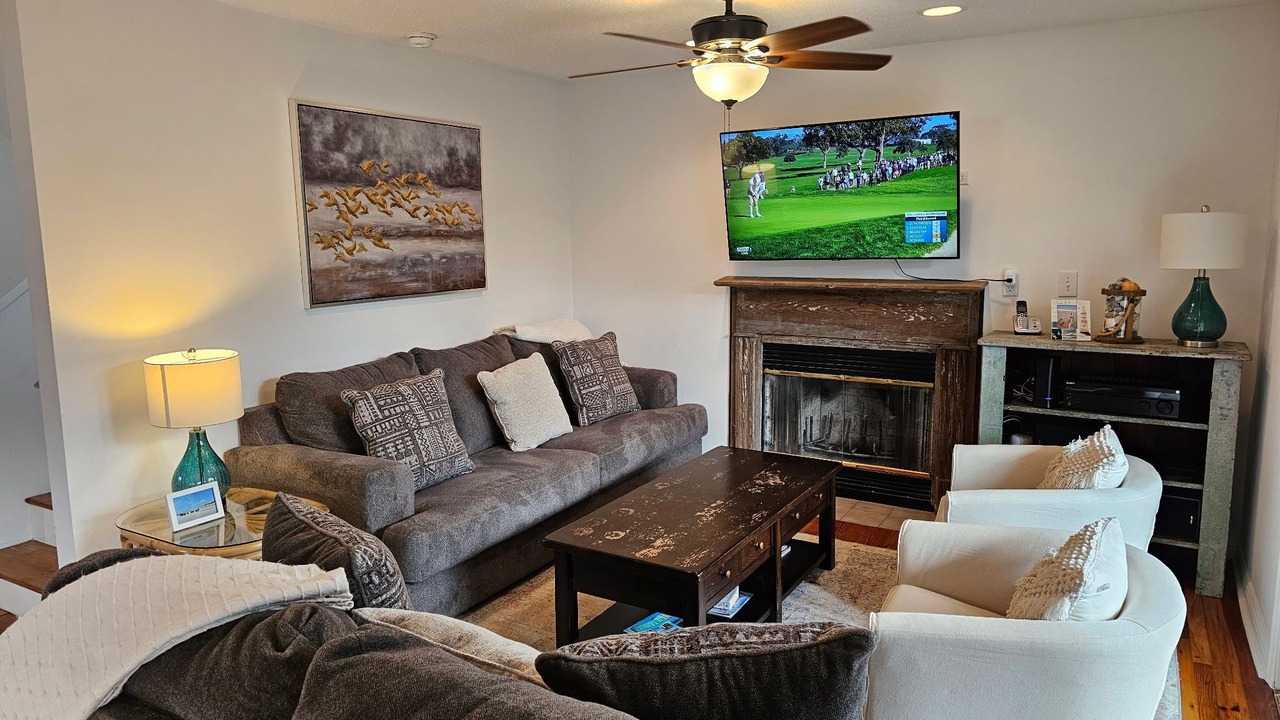 Photo of Livingroom in Atlantic Beach