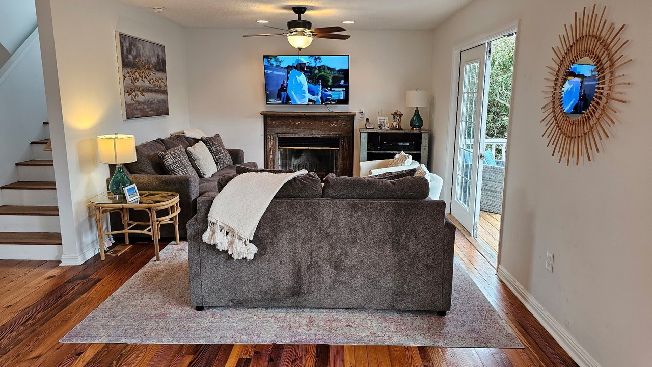 Photo of Livingroom in Atlantic Beach