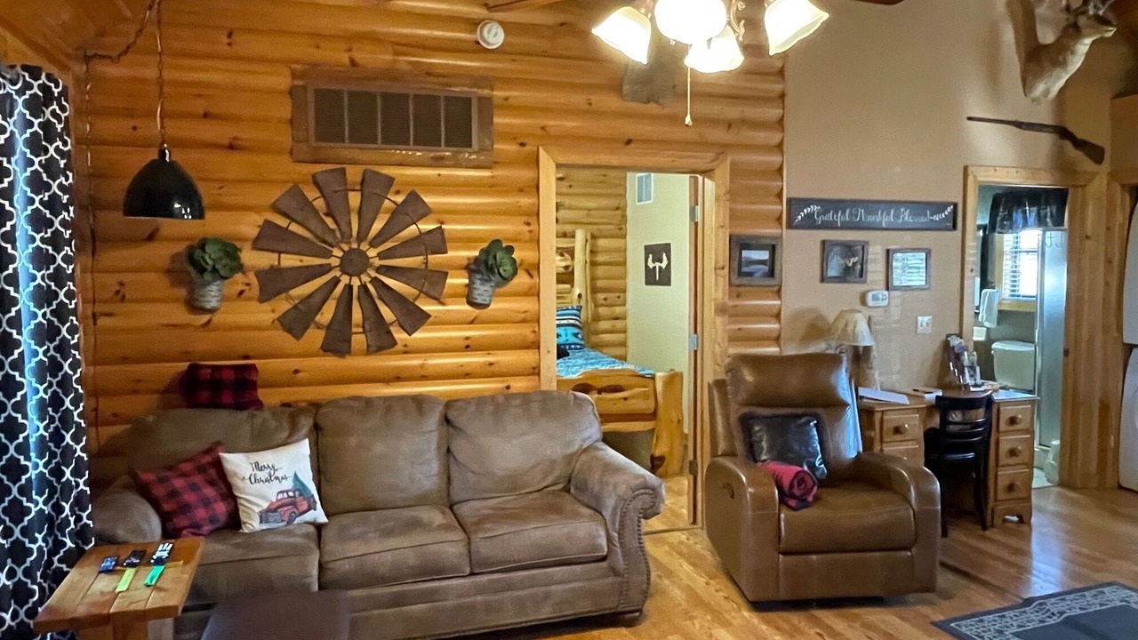 Photo of Livingroom in Notch Estates