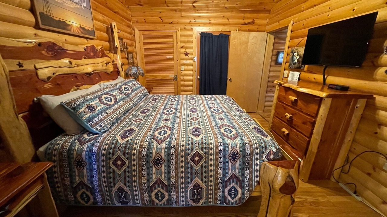 Photo of Bedroom in Notch Estates