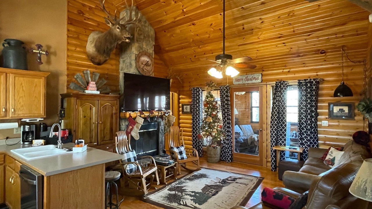 Photo of Livingroom in Notch Estates
