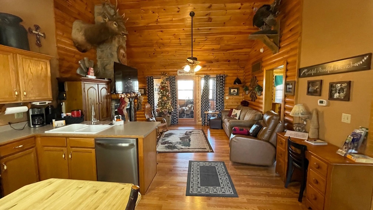 Photo of Livingroom in Notch Estates