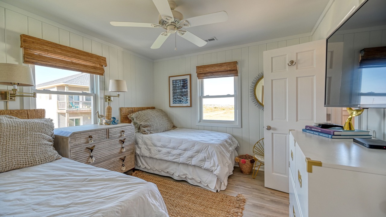 Photo of Bedroom in North Topsail Beach