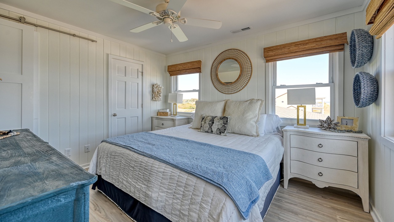 Photo of Bedroom in North Topsail Beach