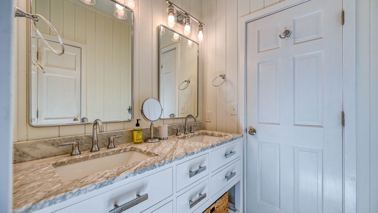Photo of Bathroom in North Topsail Beach