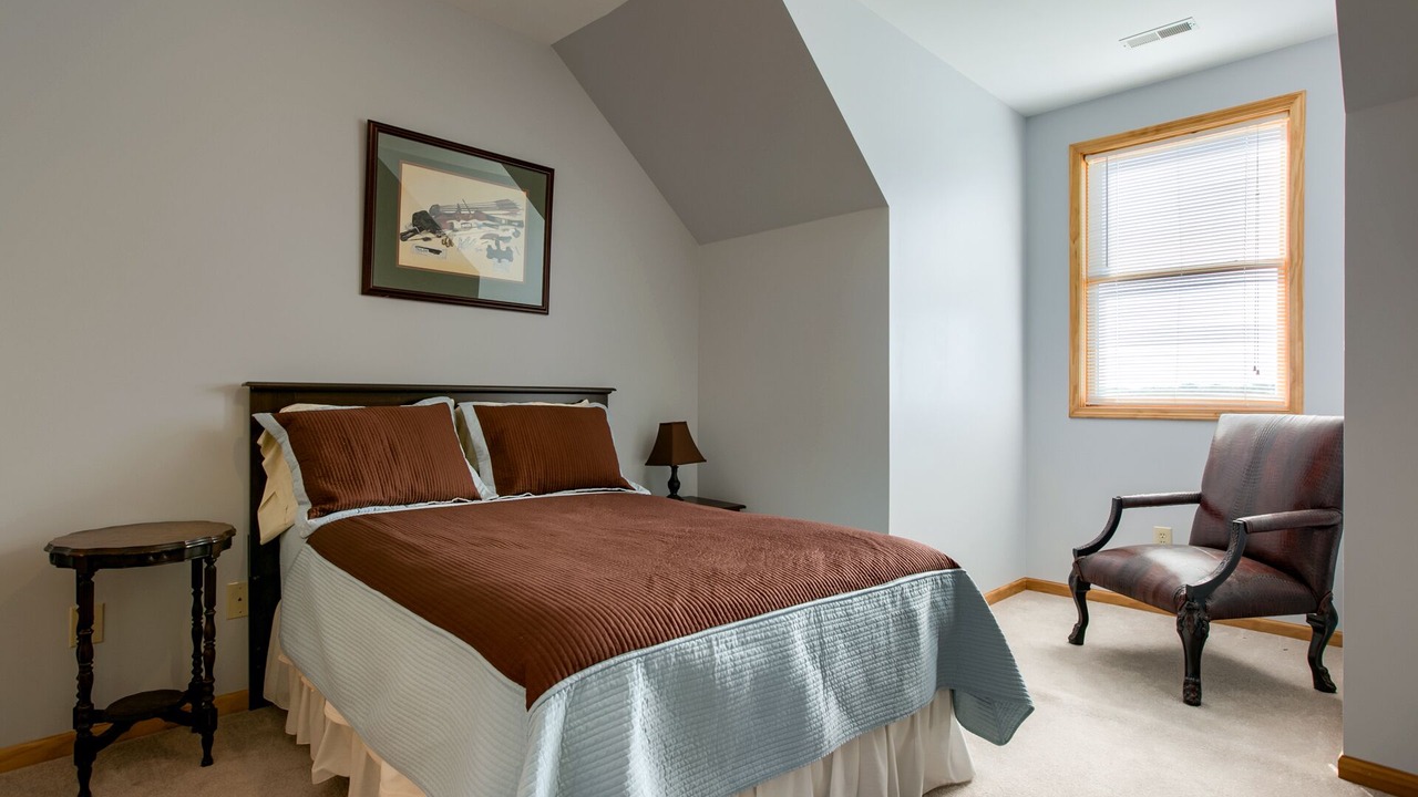 Photo of Bedroom in Holmesville