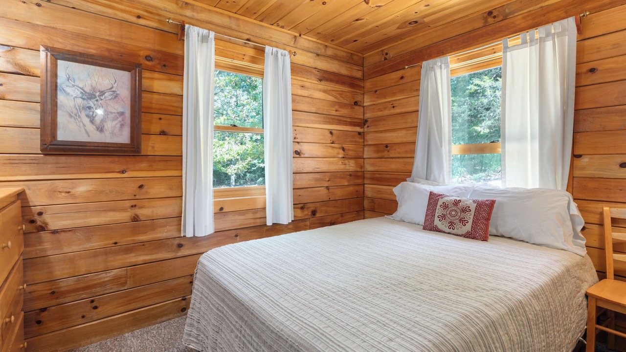 Photo of Bedroom in Shell Knob
