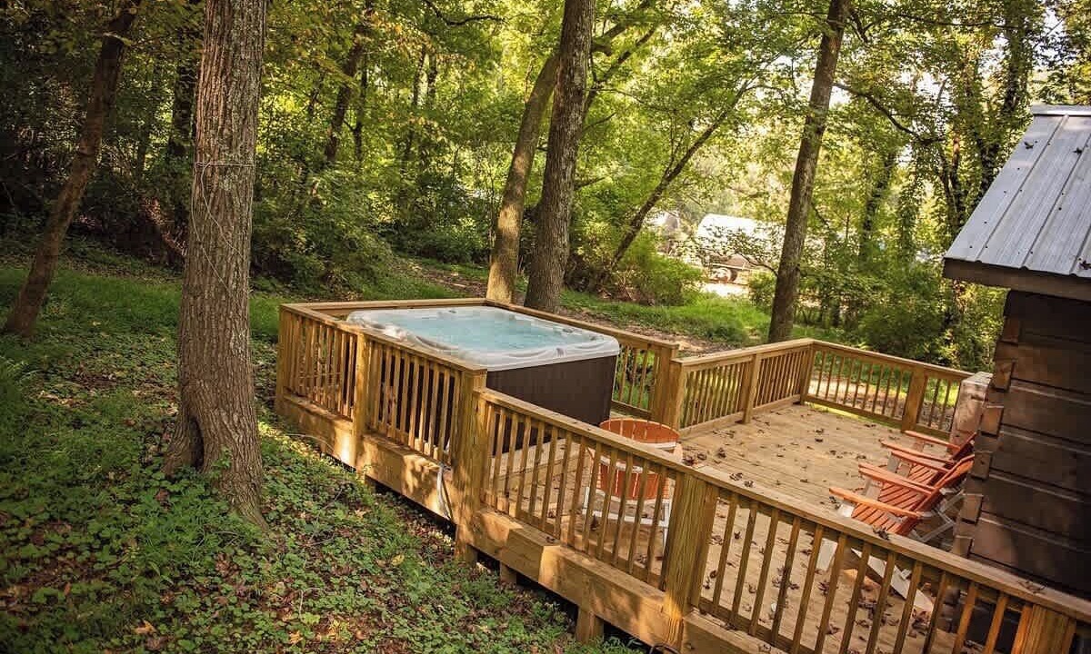 Photo of Patio Balcony in Lookout Valley Neighborhood Association