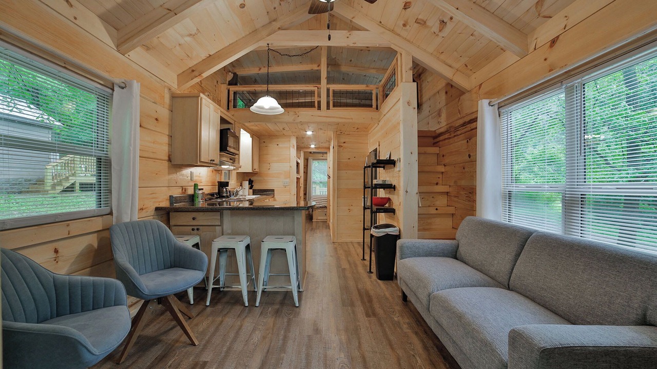 Photo of Livingroom in Lookout Valley Neighborhood Association
