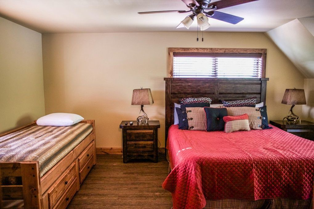 Photo of Bedroom in Reeds Spring