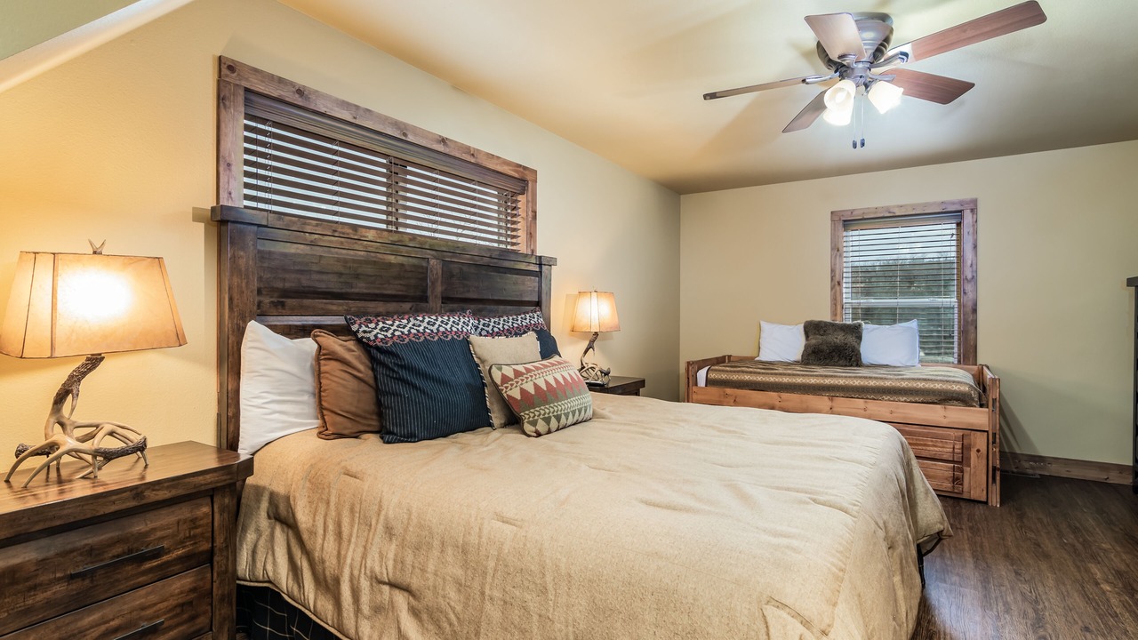 Photo of Bedroom in Reeds Spring