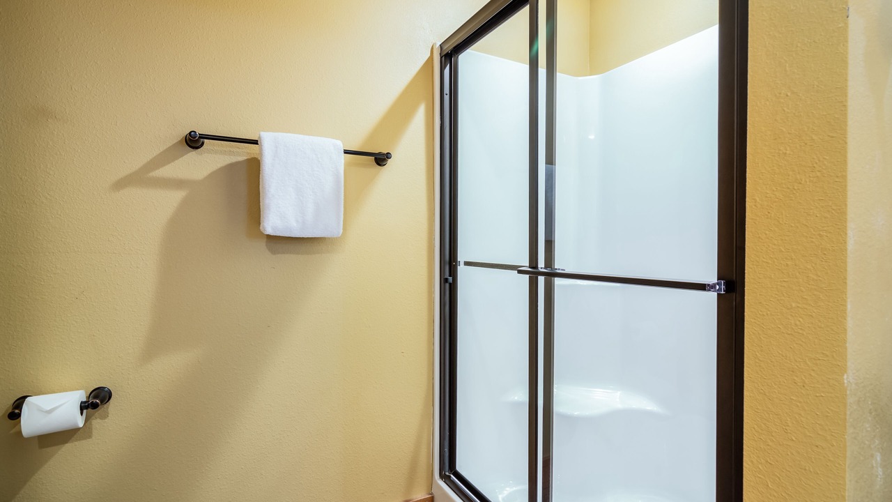 Photo of Bathroom in Reeds Spring