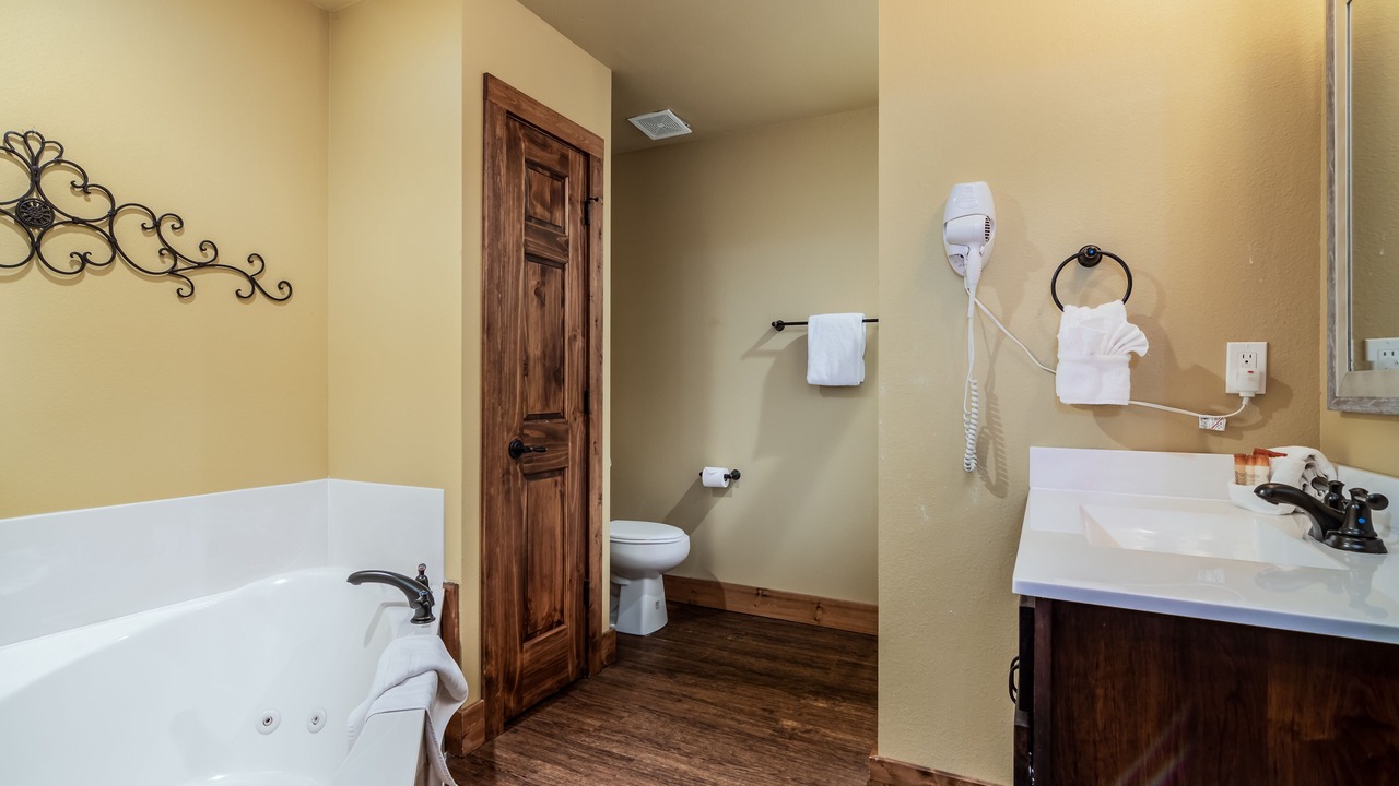 Photo of Bathroom in Reeds Spring