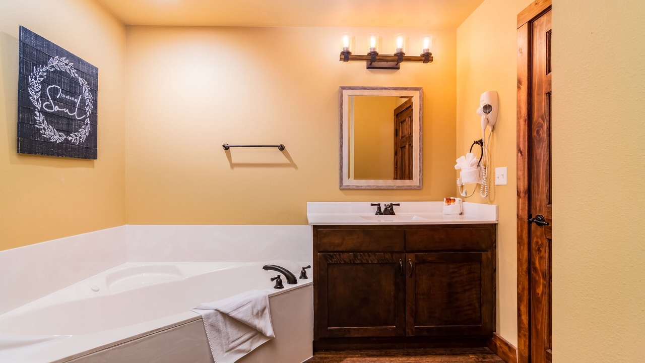 Photo of Bathroom in Reeds Spring
