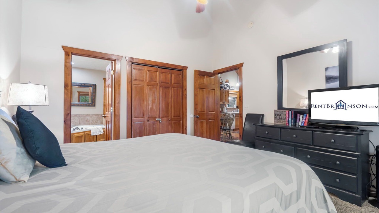 Photo of Bedroom in Branson West