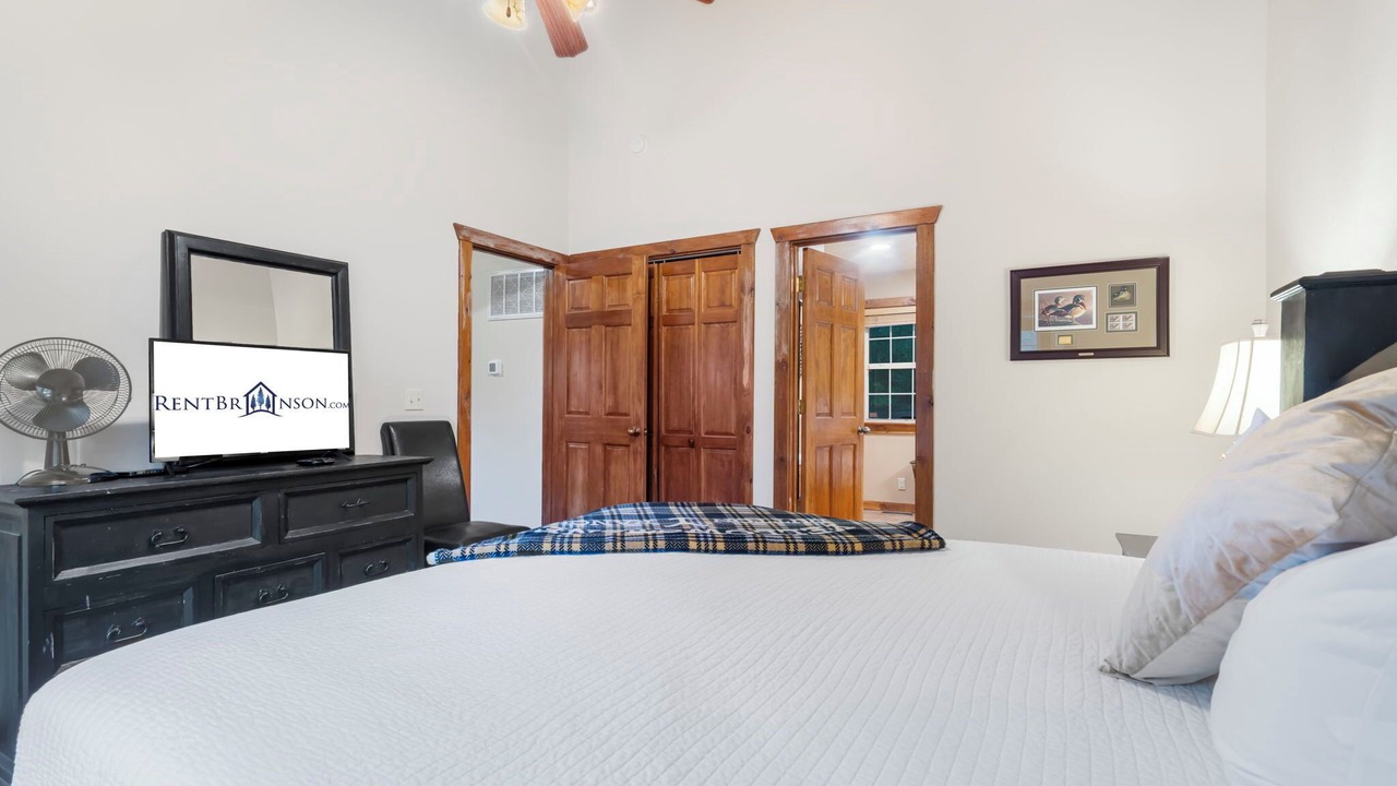 Photo of Bedroom in Branson West