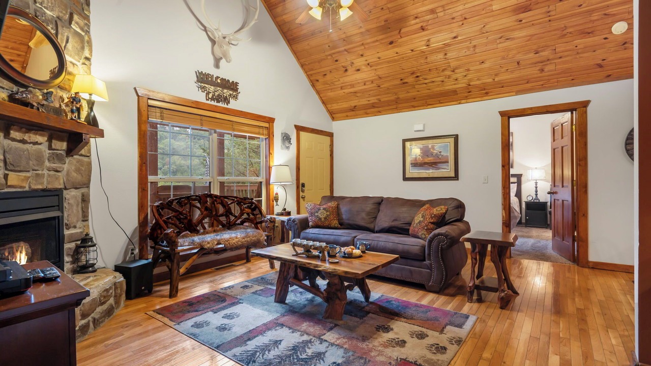 Photo of Livingroom in Branson West
