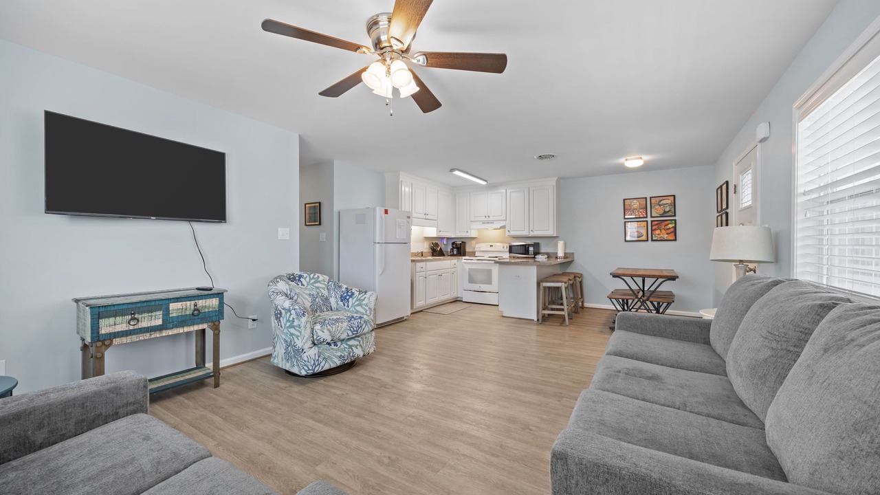 Photo of Livingroom in Atlantic Beach