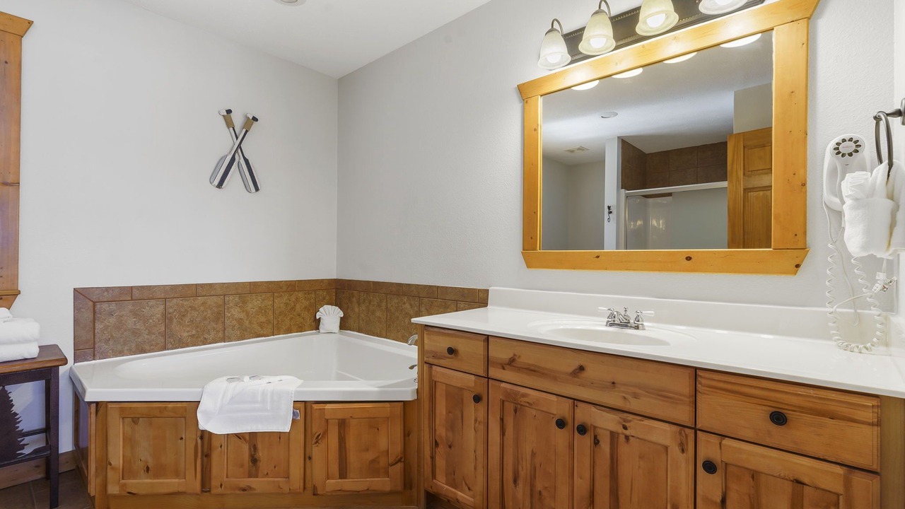 Photo of Bathroom in Reeds Spring