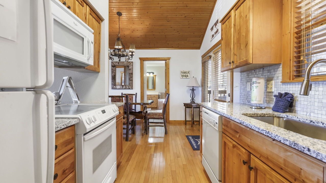 Photo of Kitchen in Reeds Spring