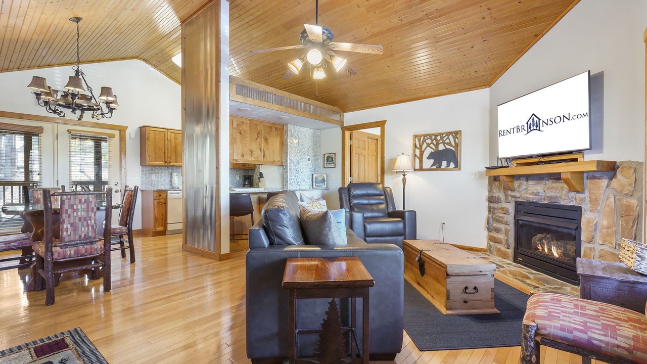 Photo of Livingroom in Reeds Spring