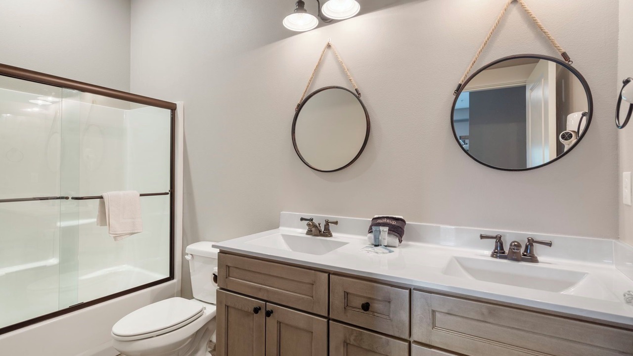 Photo of Bathroom in Branson Theater District