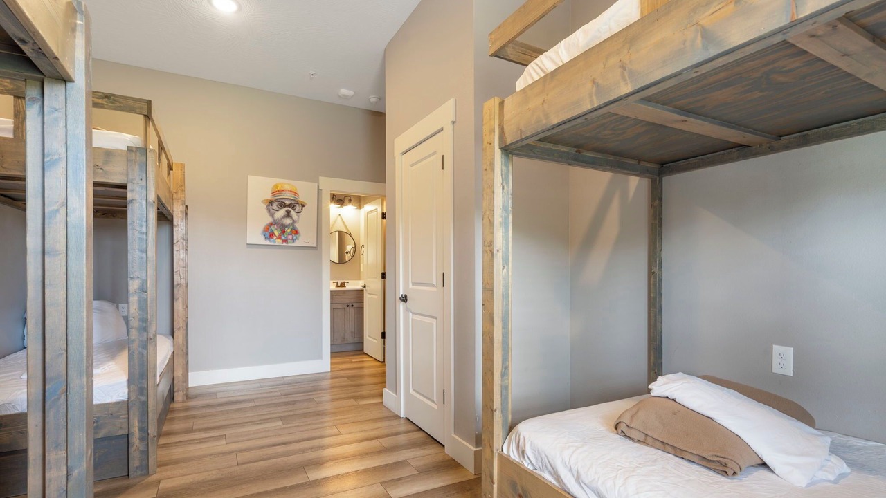 Photo of Bedroom in Branson Theater District