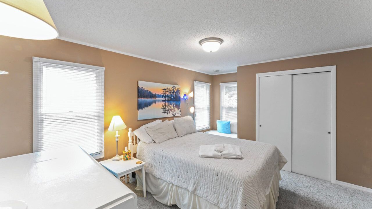 Photo of Bedroom in Shell Knob