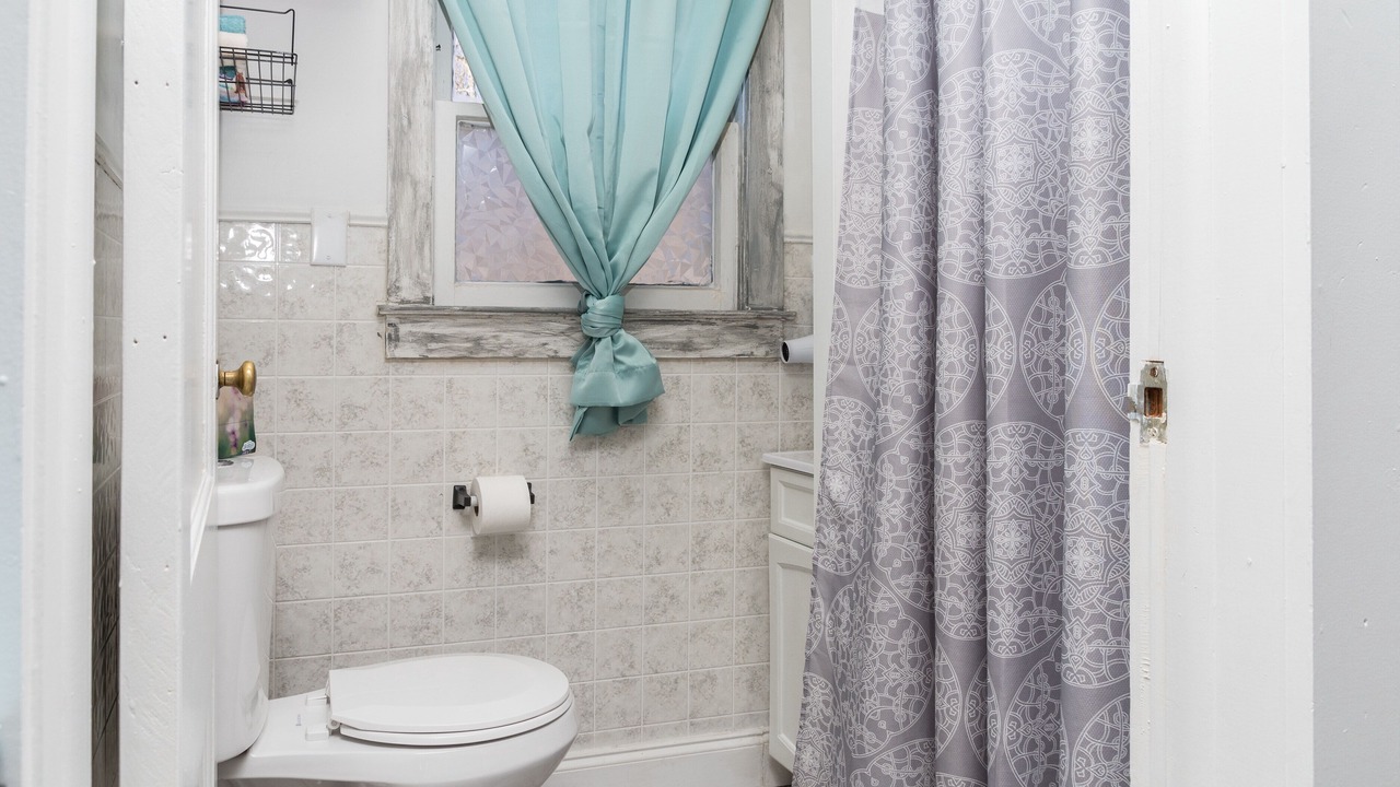 Photo of Bathroom in Rockaway Beach